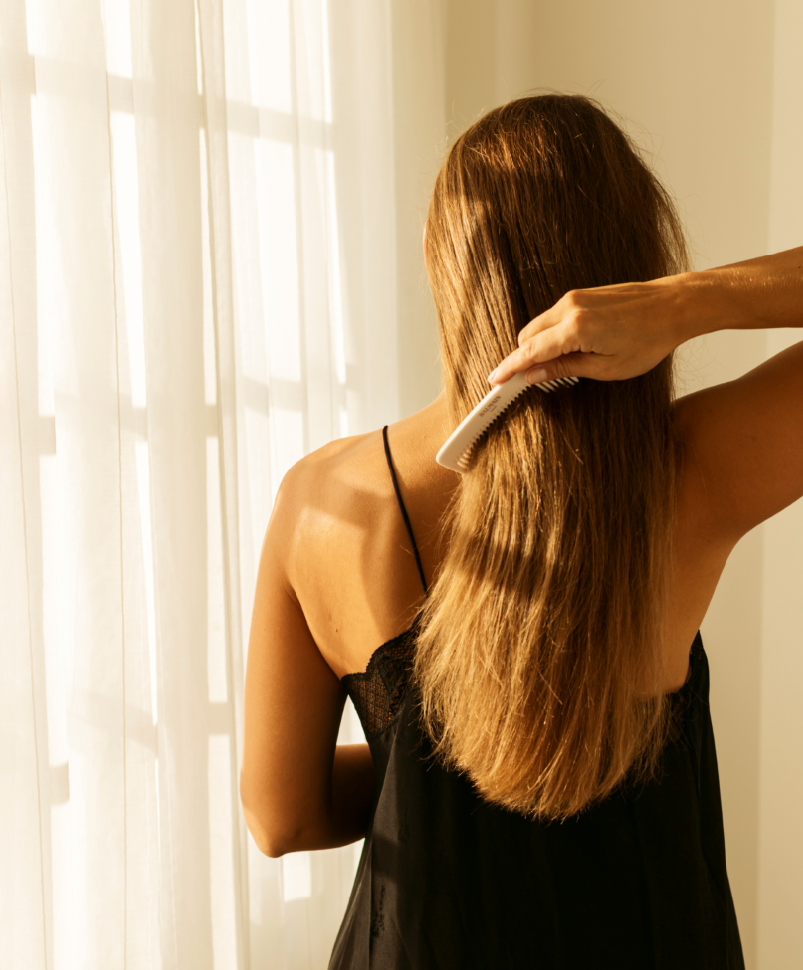 Rozdwajające się końcówki? Oto, jak je uratować i zapobiec ich ponownemu powstawaniu!