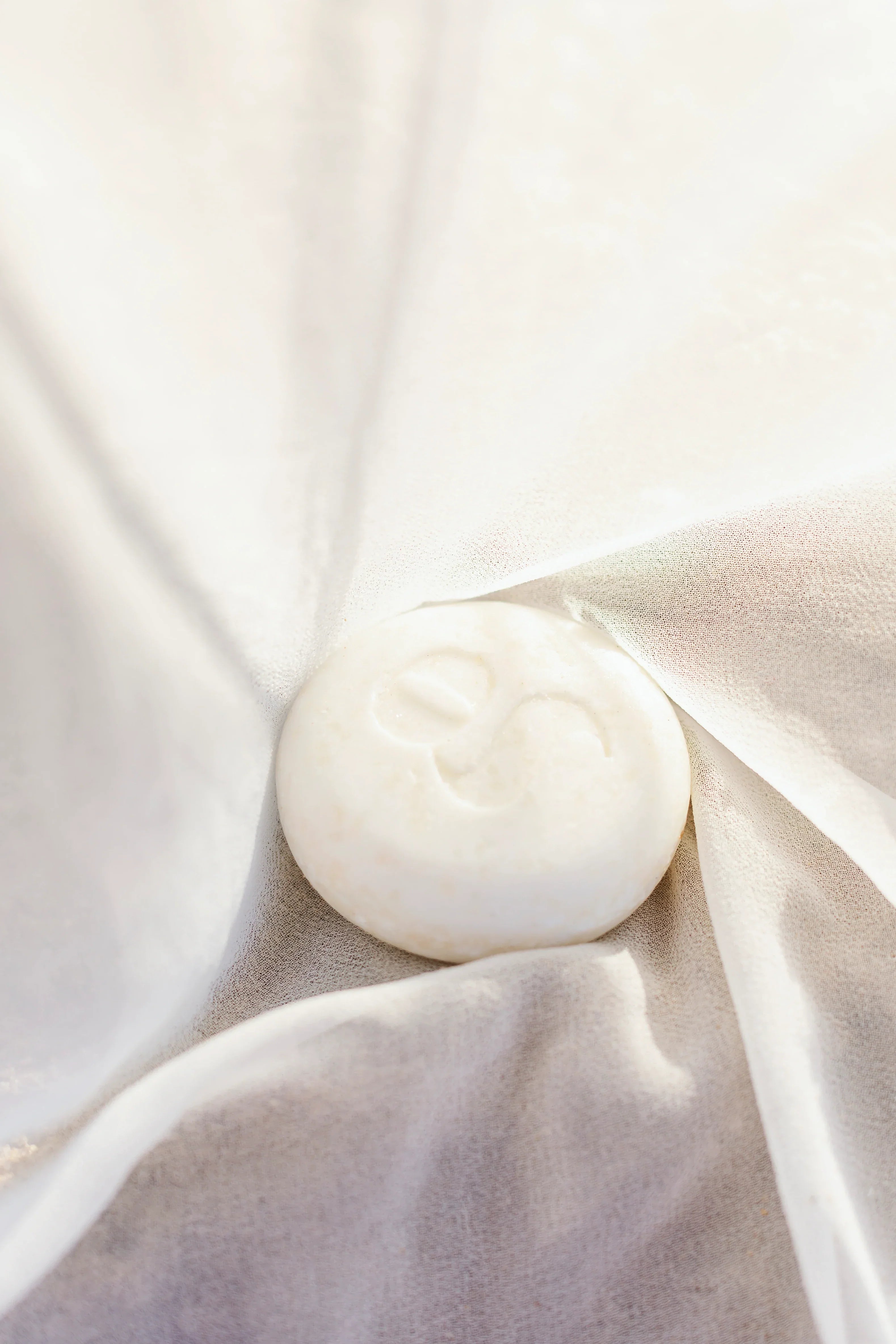 Dlaczego nie wszystkie włosy od razu pozytywnie reagują na zmianę pielęgnacji na szampony w kostkach?